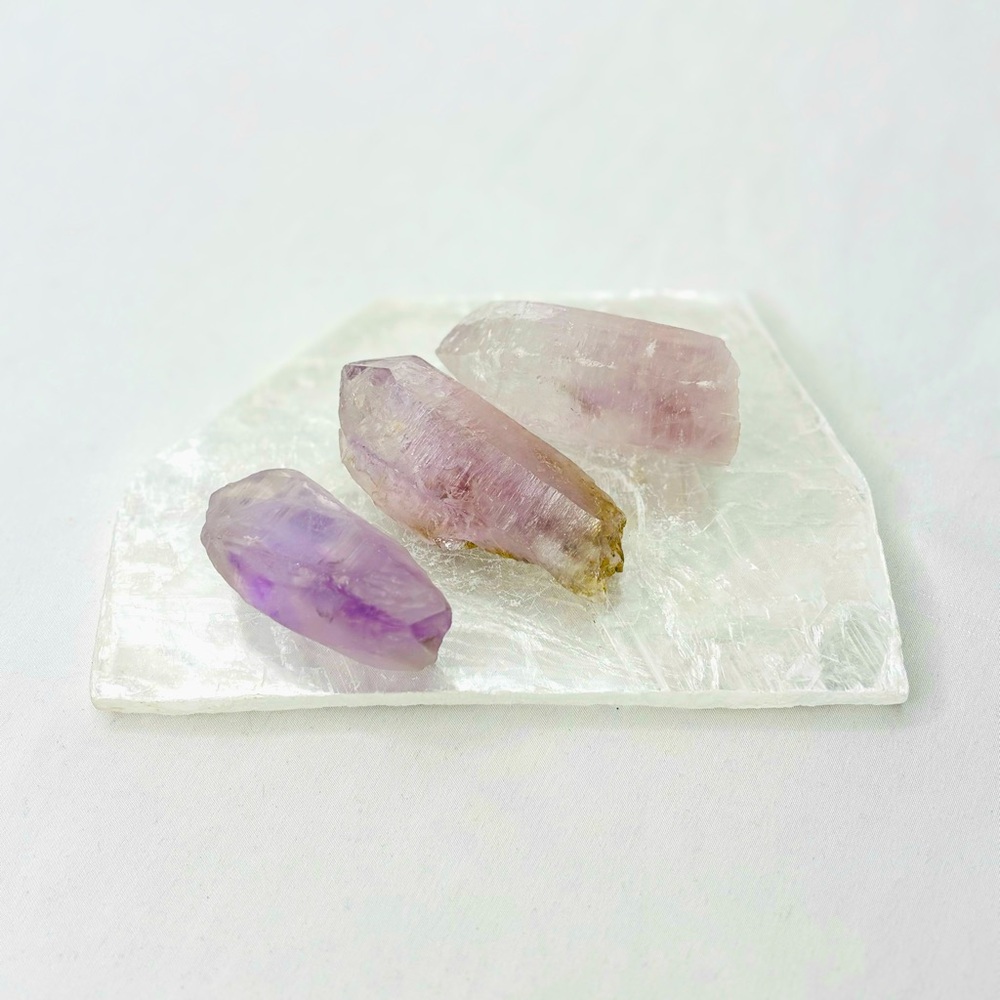 Set of 3 Amethyst crystals points